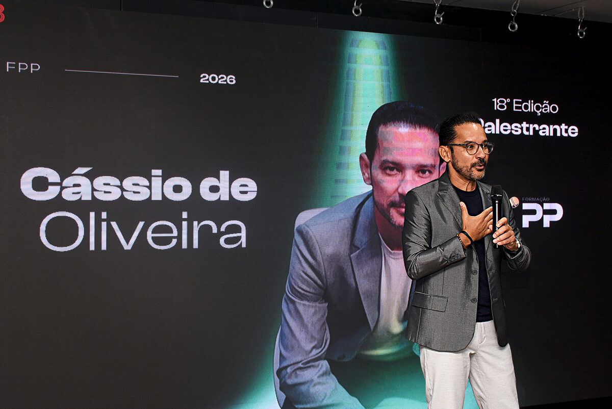 Cássio de Oliveira em palestra